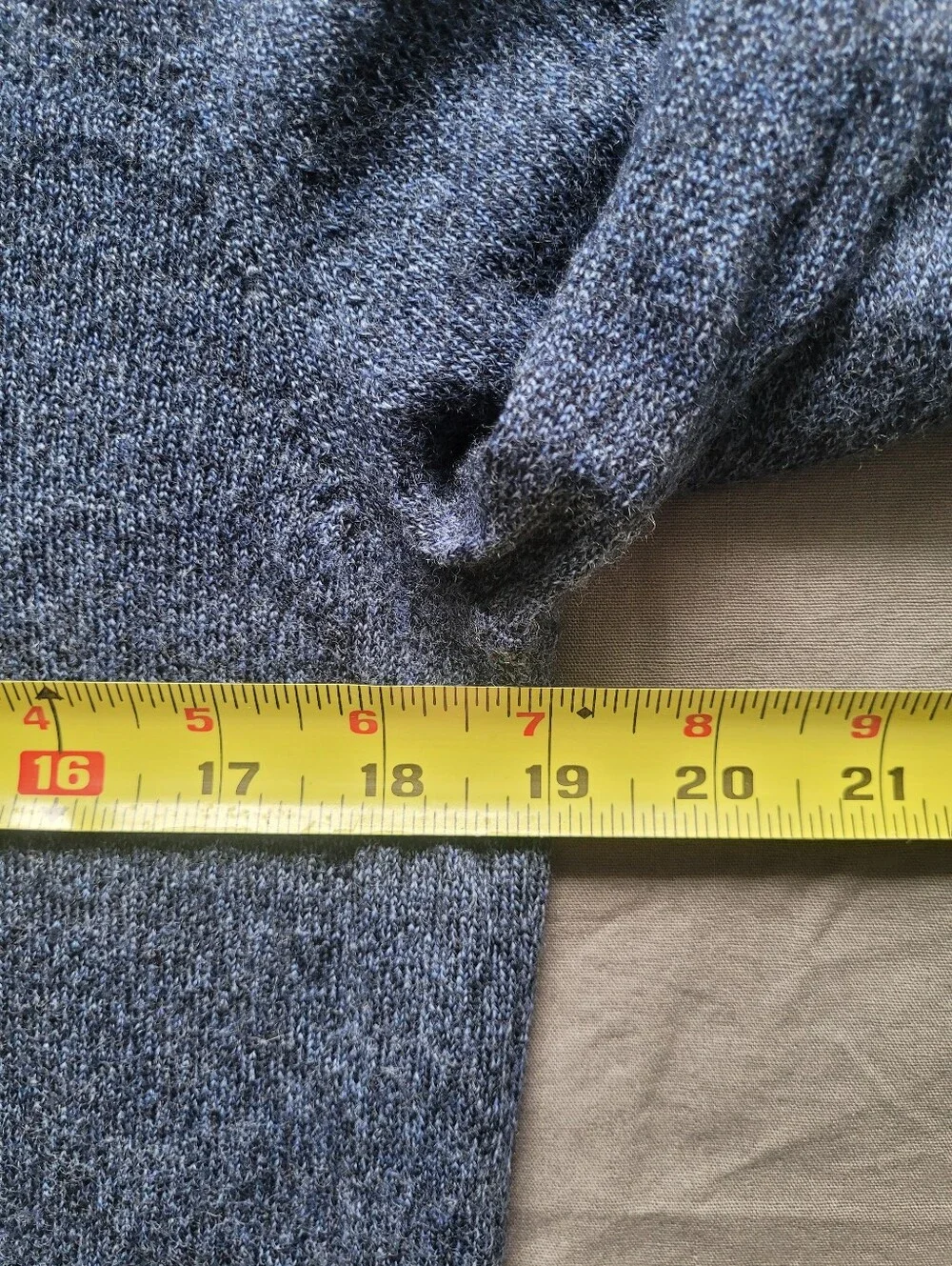 Banana Republic 100% Merino Wool V-Neck Sweater Men's Small Heather Navy Blue